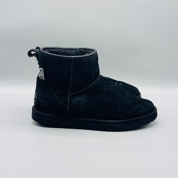 UGG Boots Womens 8 Black Suede Classic Mini Bow Sheepskin Crystal Winter Shoes - Picture 1 of 9